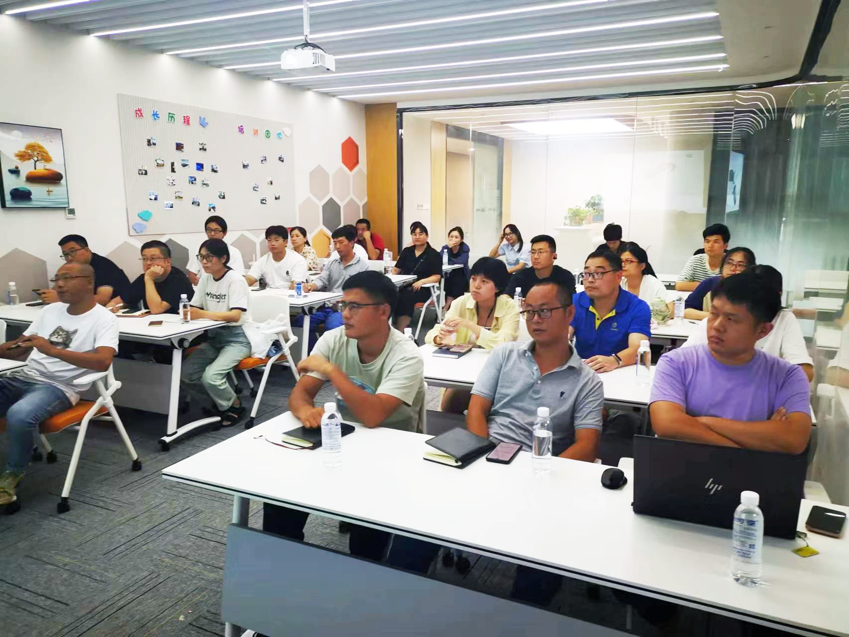 ��ҳ- �������ǲ��й��������